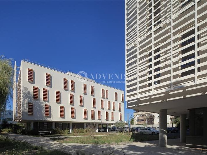 Location bureaux 235.12 m² non divisibles