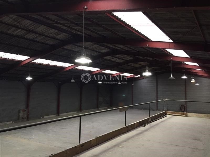 Locaux d'activités d'environ 550 m² à louer à chambray les Tours