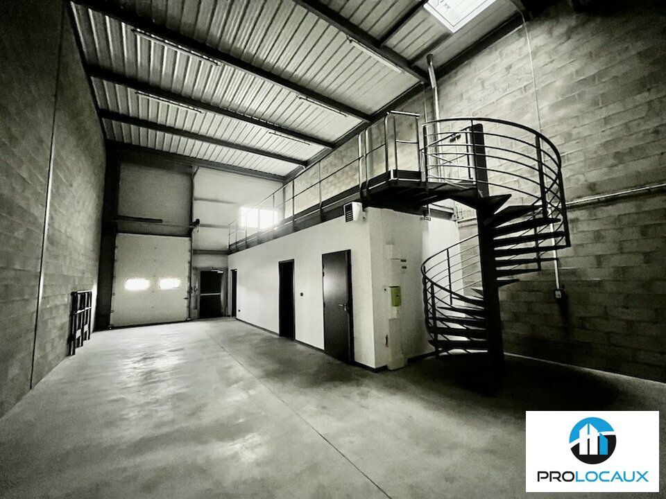 Location local d''activites 224 m² non divisibles
