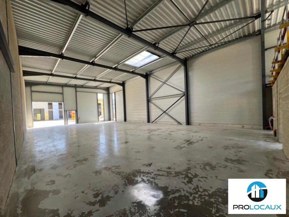 Location local d''activites 175 m² non divisibles