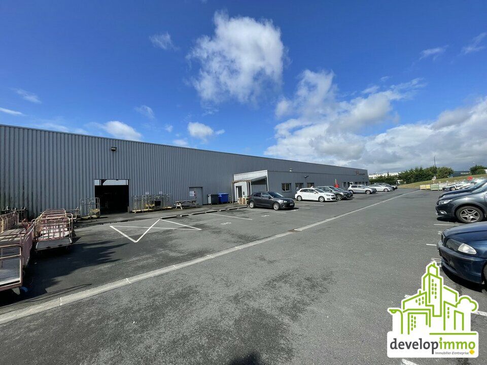 Carpiquet 3050 m² à louer