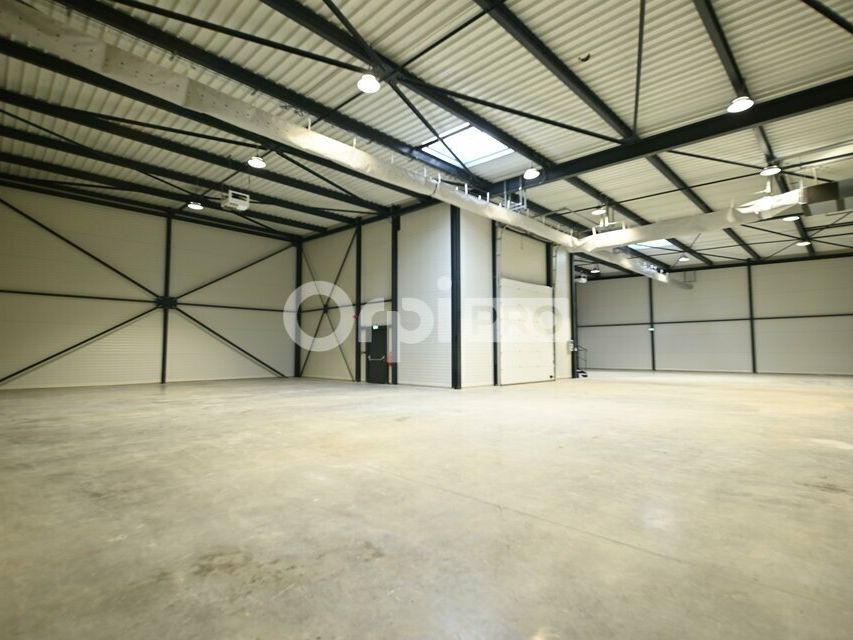 LOCAL D'ACTIVITE A LOUER - 654 m² - JANNEYRIAS