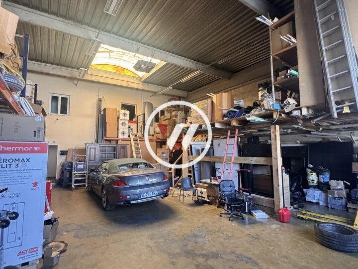 Vente local d''activites 320 m² non divisibles
