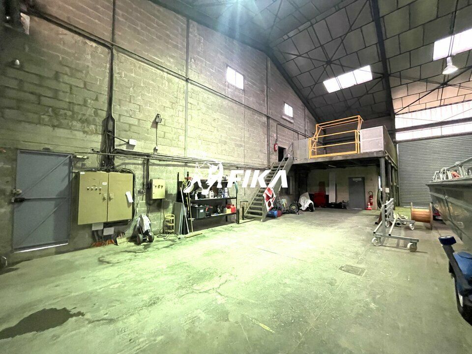 A LOUER LOCAL D'ACTIVITE 675 m² AVEC TERRAIN DE 5 671 m² - (31120) PORTET SUR GARONNE