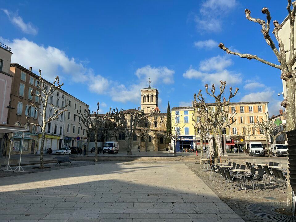 Location local commercial 230 m² non divisibles