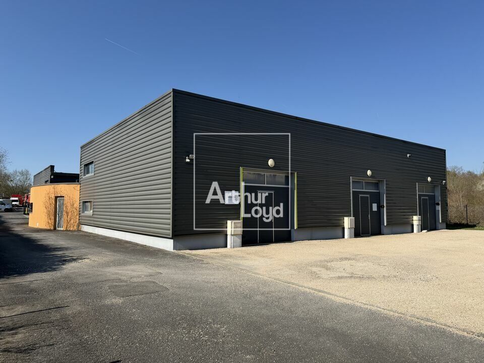 Vente local d''activites 112.1 m² non divisibles