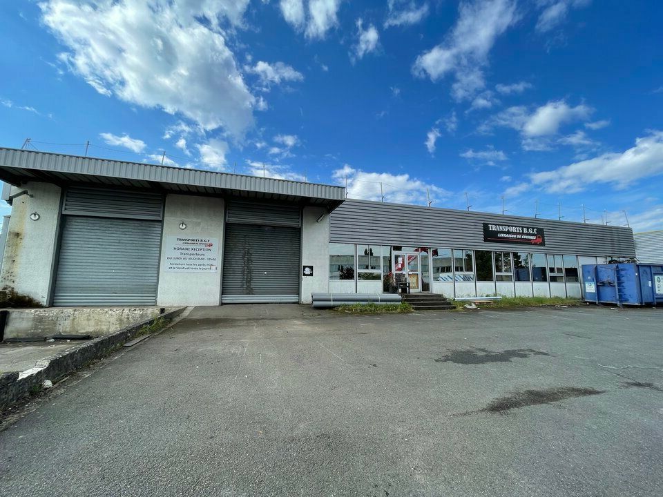 Location local d''activites 1300 m² non divisibles