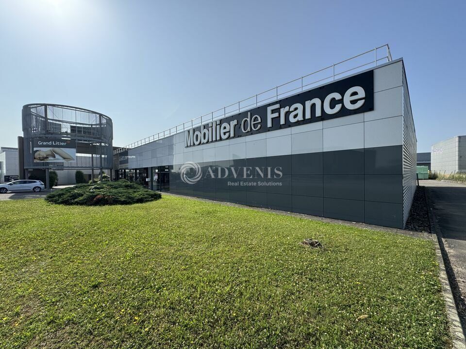 Location local commercial 800 m² non divisibles