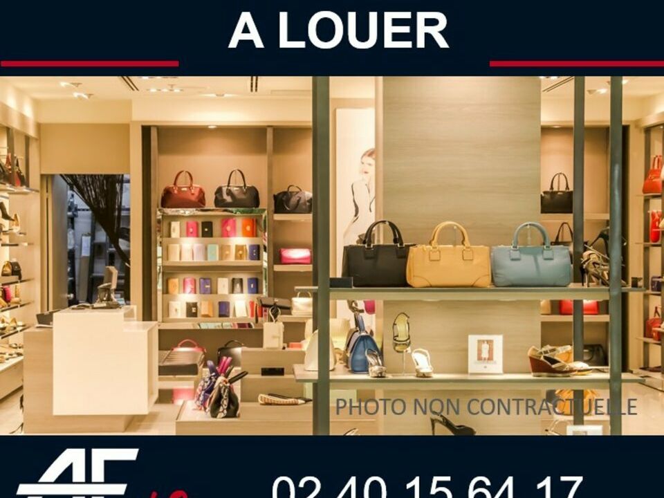 Location local commercial 129.42 m² non divisibles