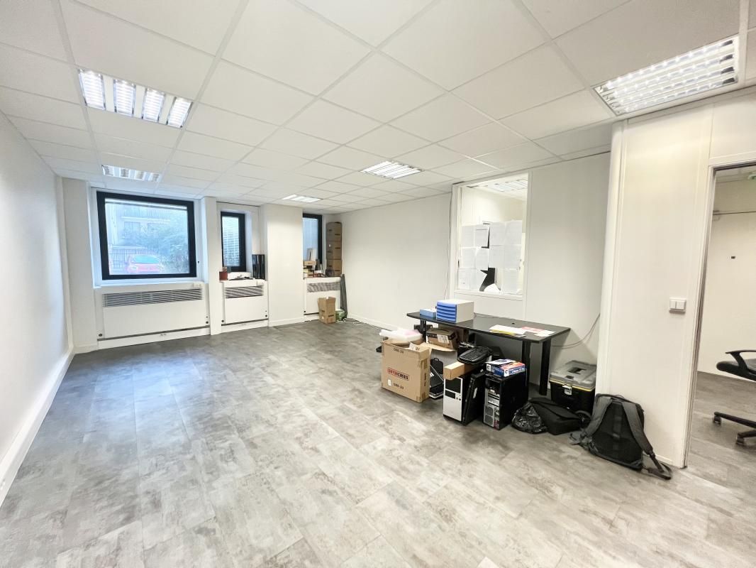 Location bureaux 81 m² non divisibles