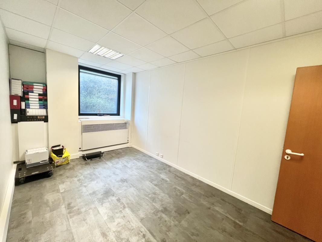 Location bureaux 81 m² non divisibles