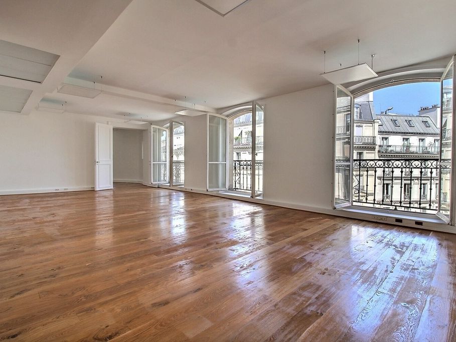 Location bureaux 1214 m² divisibles à partir de 181 m²