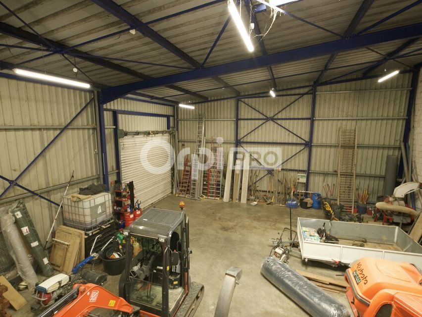 Location local d''activites 239 m² non divisibles