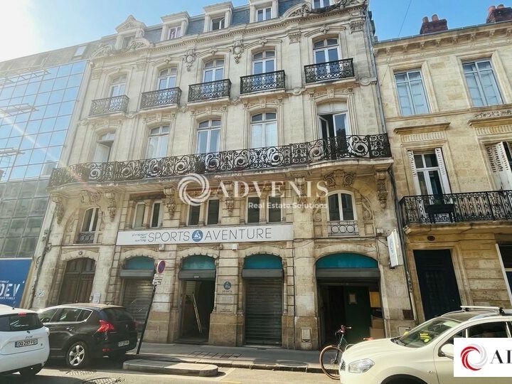 Location local commercial 1040 m² non divisibles
