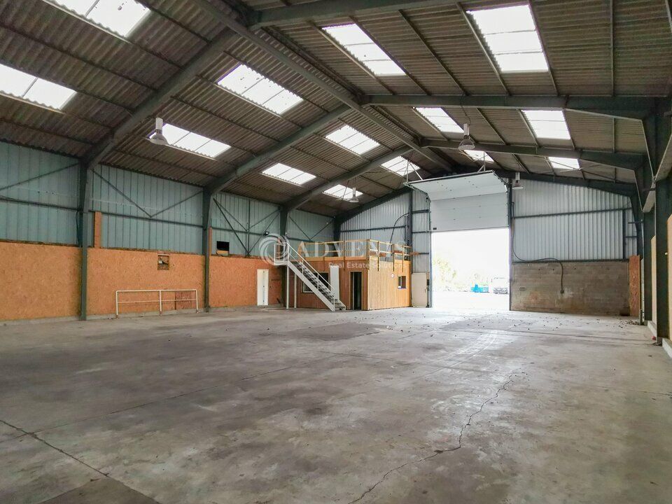 Location local d''activites 570 m² non divisibles