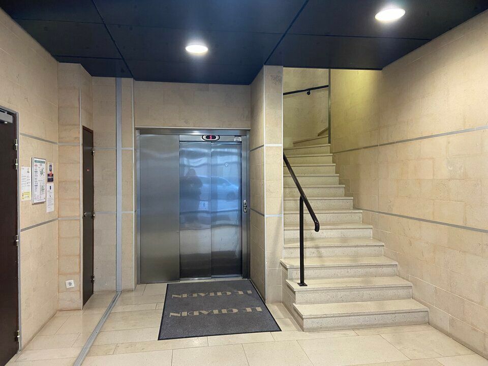 DIJON - QUARTIER REPUBLIQUE - BUREAUX A VENDRE