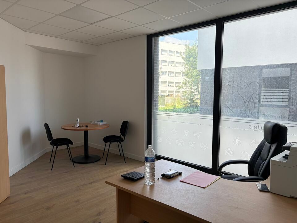 BUREAUX COMMERCIAUX A VENDRE  - QUARTIER REPUBLIQUE 