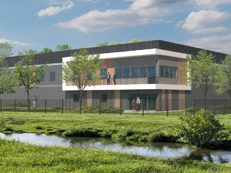 Vente local d''activités 1268 m² à Persan