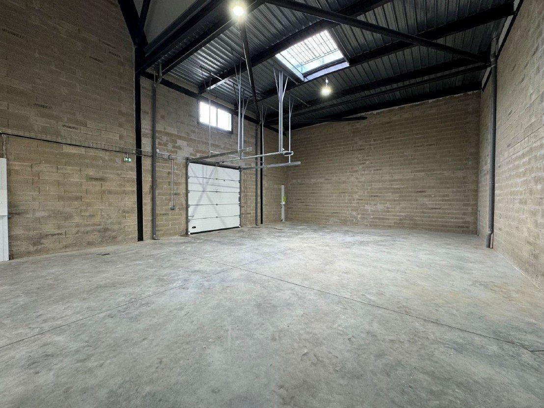 Vente local d''activités 194 m² à Hérouville-en-Vexin