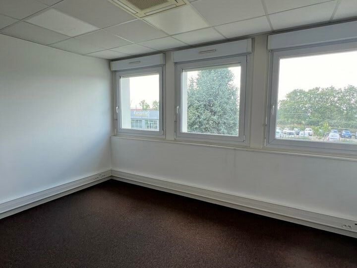 Location bureaux 13.9 m² non divisibles