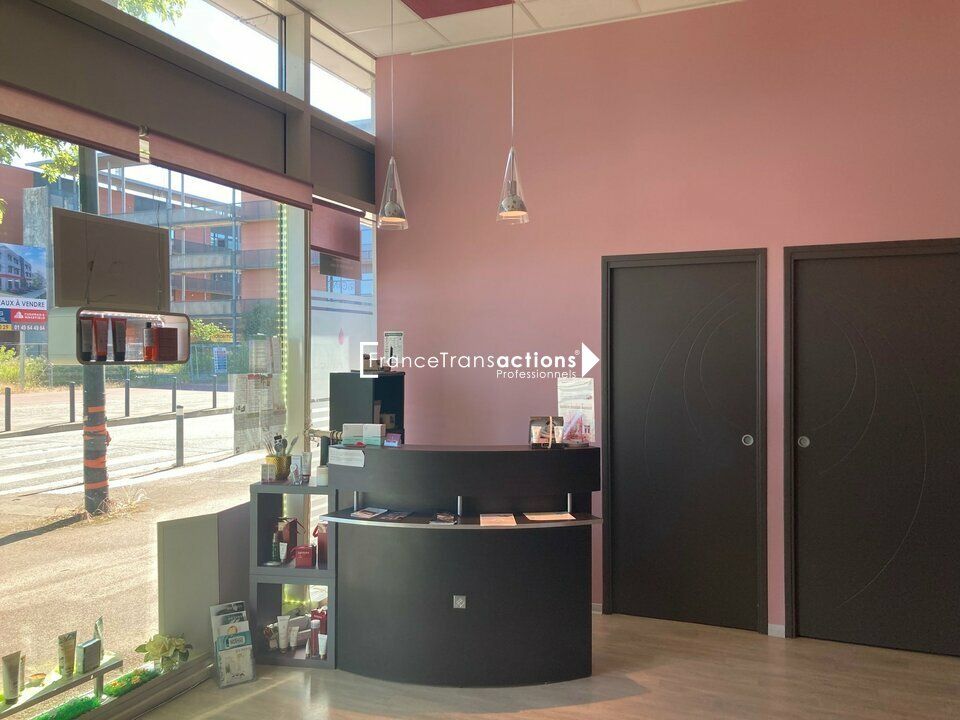 A LOUER LOCAL COMMERCIAL 191 M² 31100 TOULOUSE 