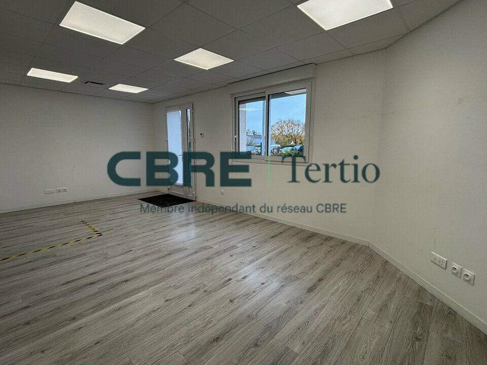 TOURS Sud - 686m² de bureaux avec stockage 