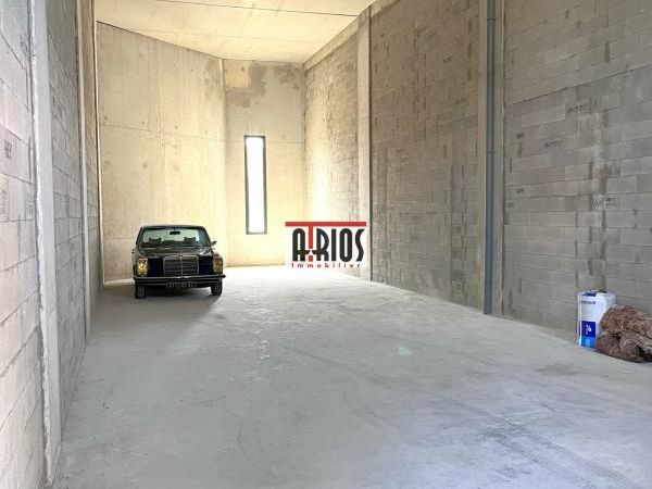Location entrepôts 116 m² non divisibles