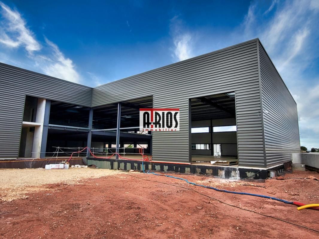 Location entrepôts 1170 m² non divisibles