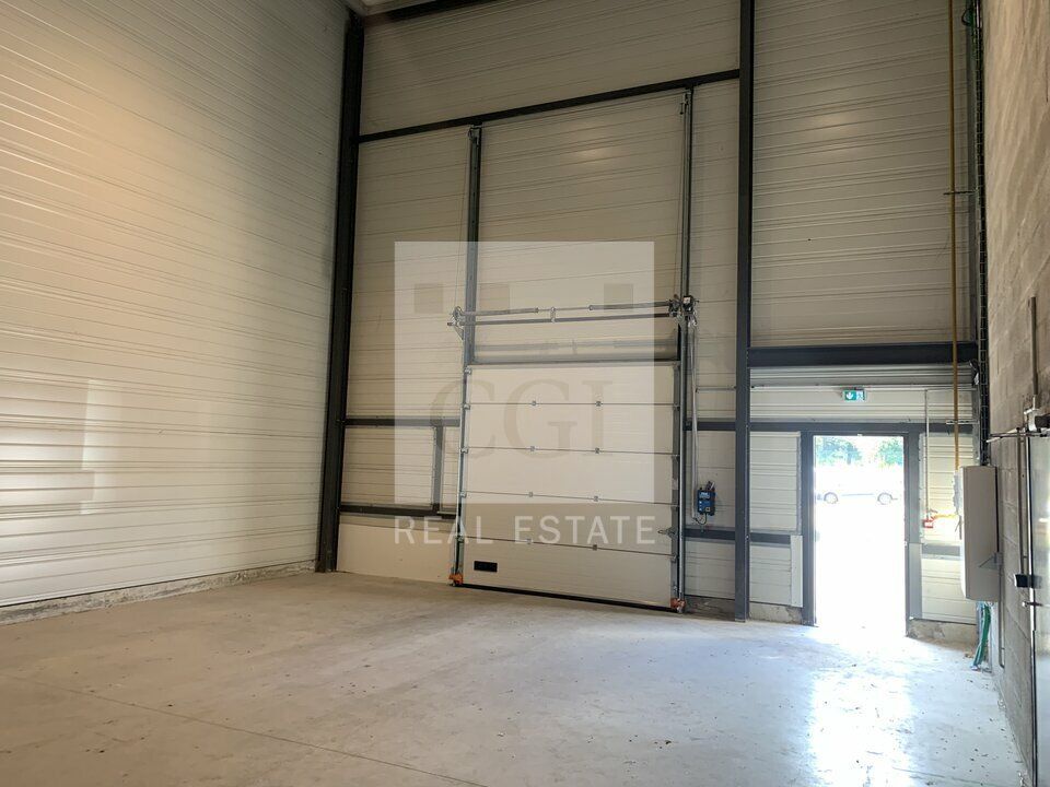 À LOUER – BUREAUX AVEC ACTIVITÉ – 364 m² – SAINT-PRIEST / PARILLY