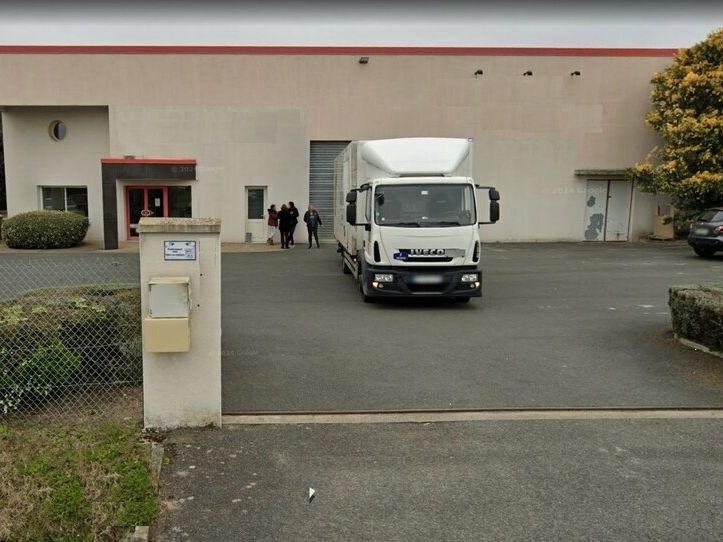Vente local d''activites 1160 m² non divisibles