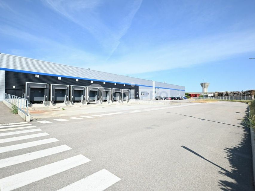 Location entrepot 7064 m² non divisibles