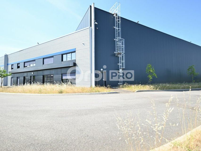 ENTREPÔT A LOUER - 7 064 m² - CORBAS