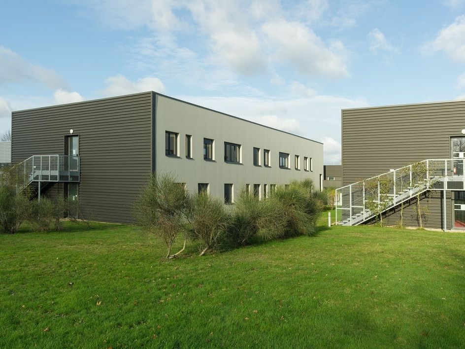 Location bureaux 100 m² divisibles à partir de 20 m²