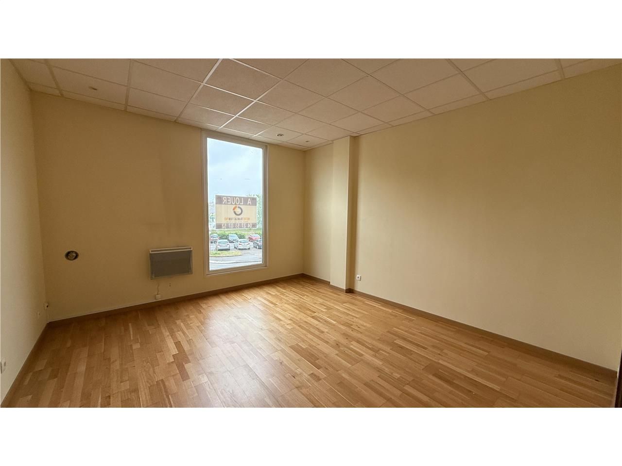Location bureaux 24 m² non divisibles