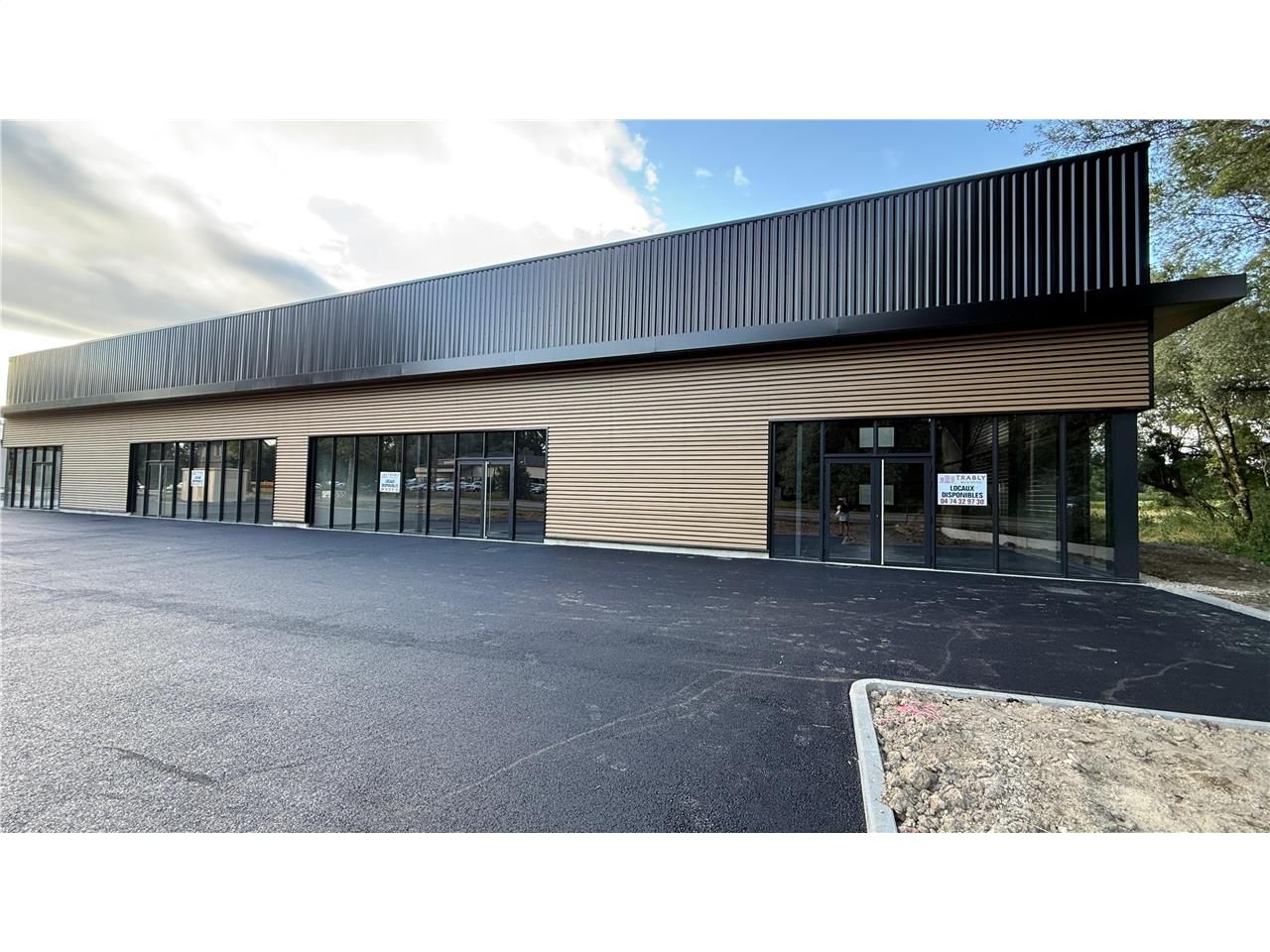 Vente entrepots 195 m² non divisibles