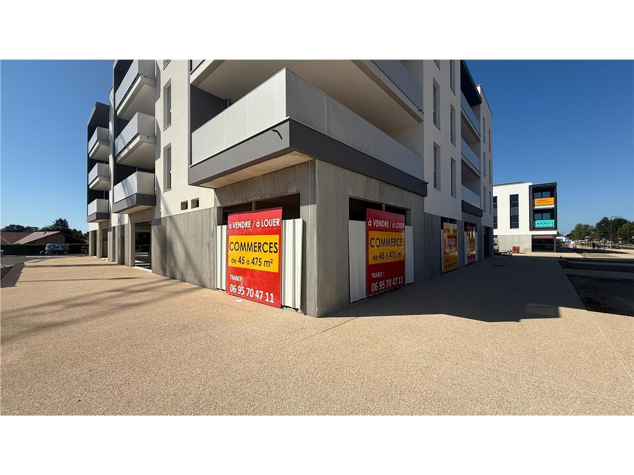 Vente commerces 213 m² non divisibles