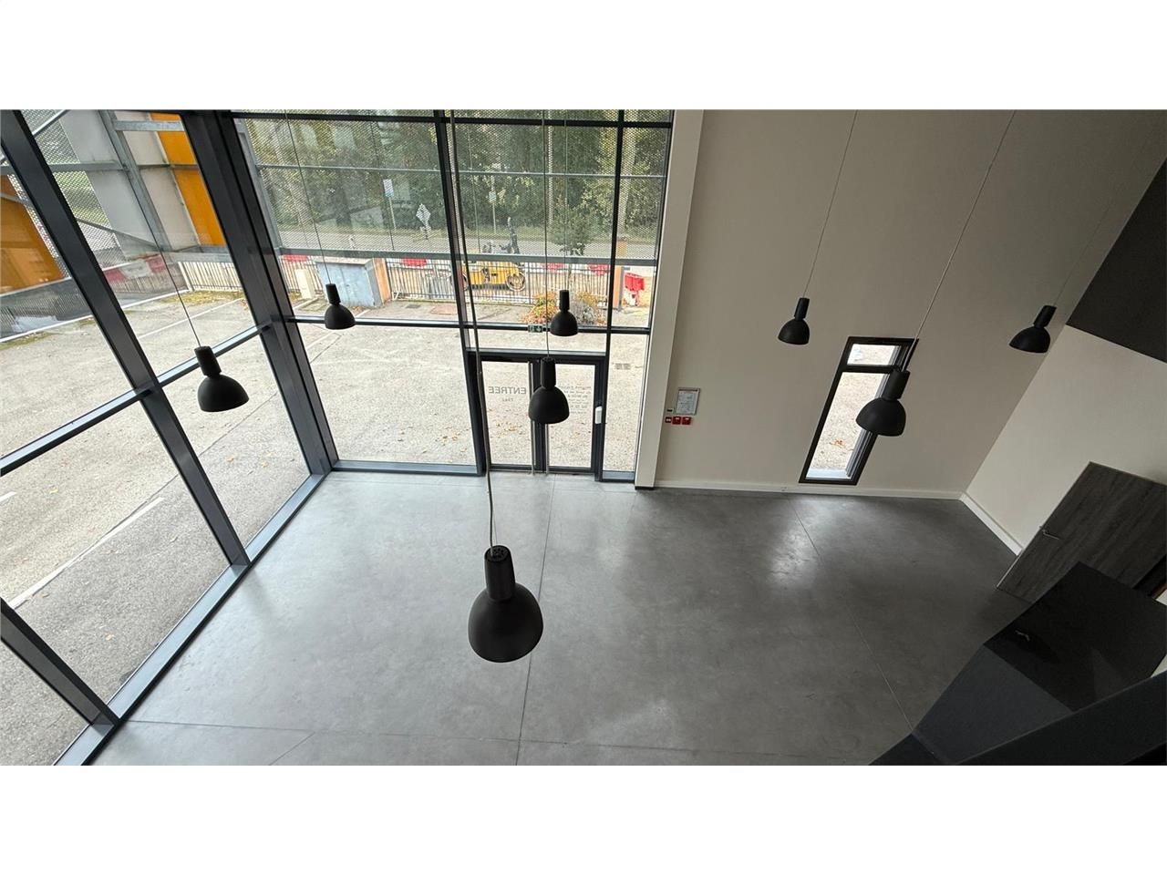 Location bureaux 300 m² non divisibles