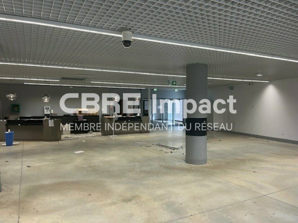 Location local commercial 1633 m² non divisibles