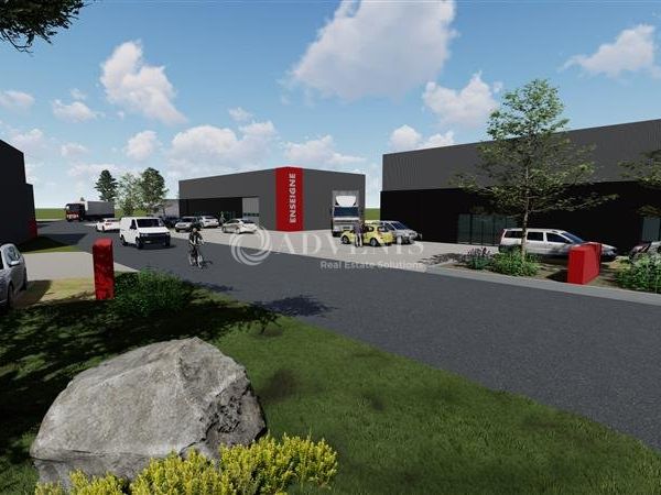 Location local d''activites 3512 m² divisibles à partir de 300 m²
