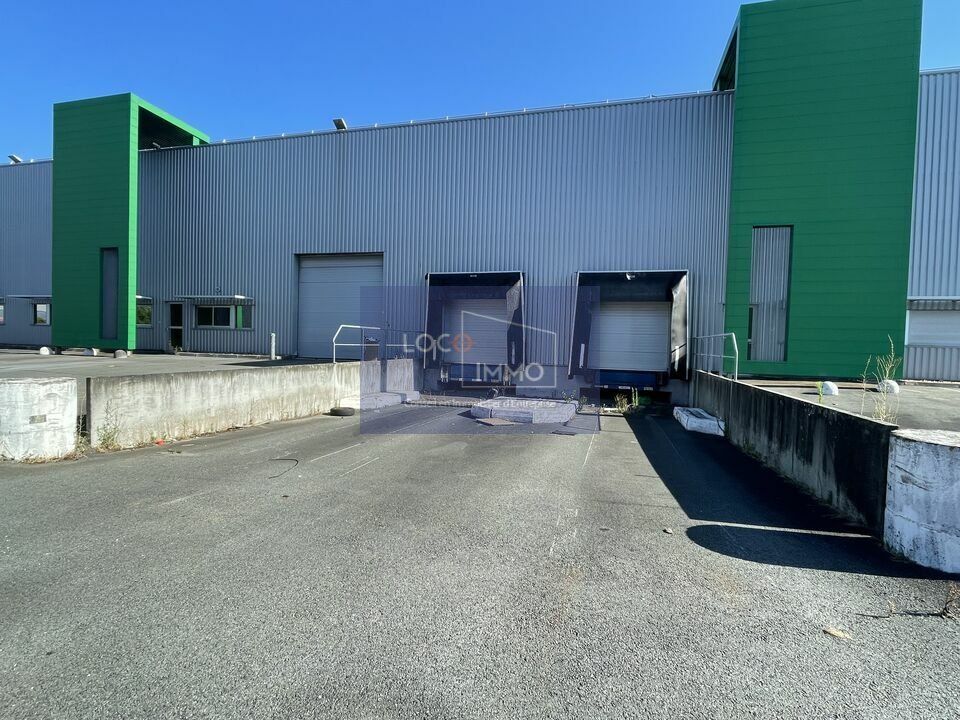 À LOUER – ENTREPÔT AVEC QUAIS – BLANQUEFORT (33290)