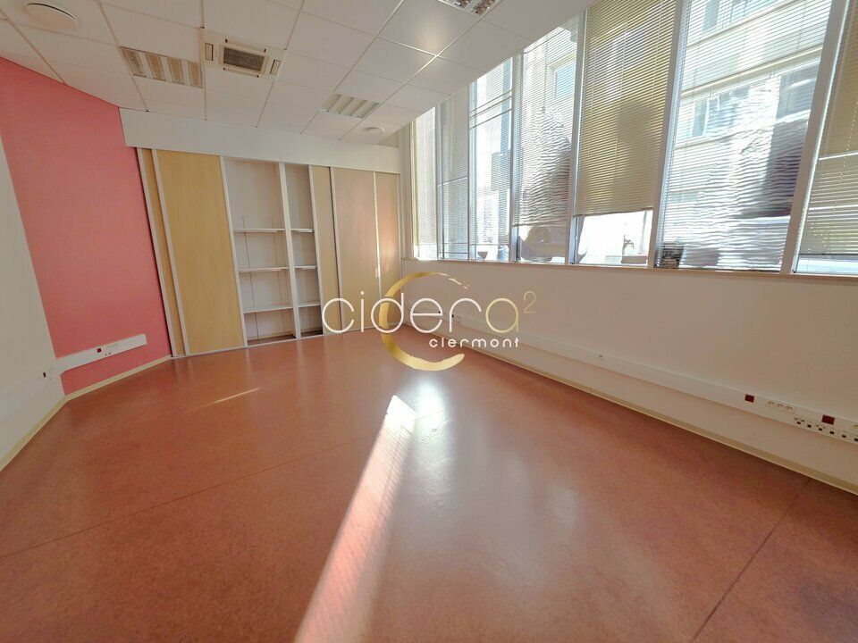 Bureaux avec vitrine à vendre Clermont-Fd centre (63000)