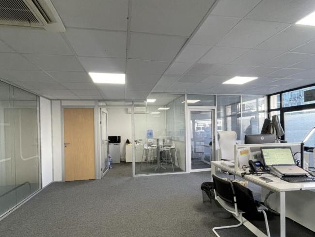 Location bureaux 180 m² non divisibles