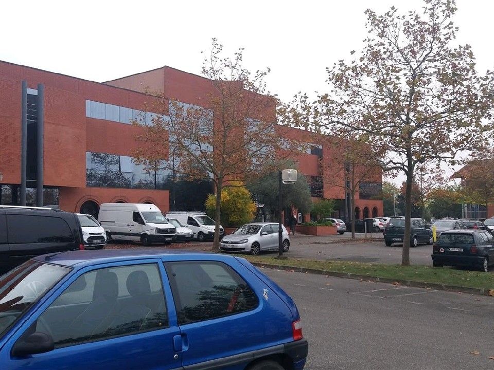 Location bureaux 677 m² à COLOMIERS