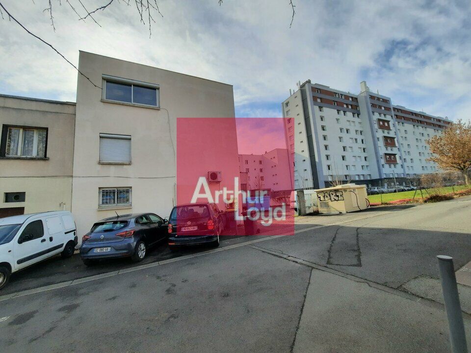 CLERMONT-FERRAND A  VENDRE ENSEMBLE IMMOBILIER 896 M²  -  LOCAL ACTIVITE  - BUREAUX-  AVENUE EDOUARD MICHELIN