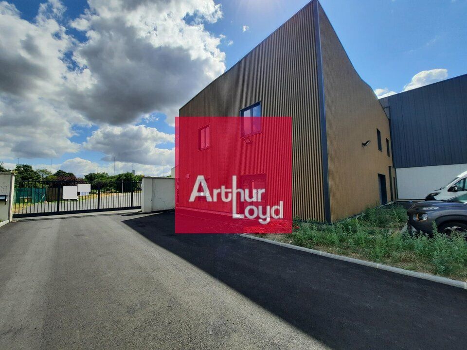 CLERMONT-FERRAND A LOUER LOCAL ACTIVITE  330 M² - PROGRAMME NEUF