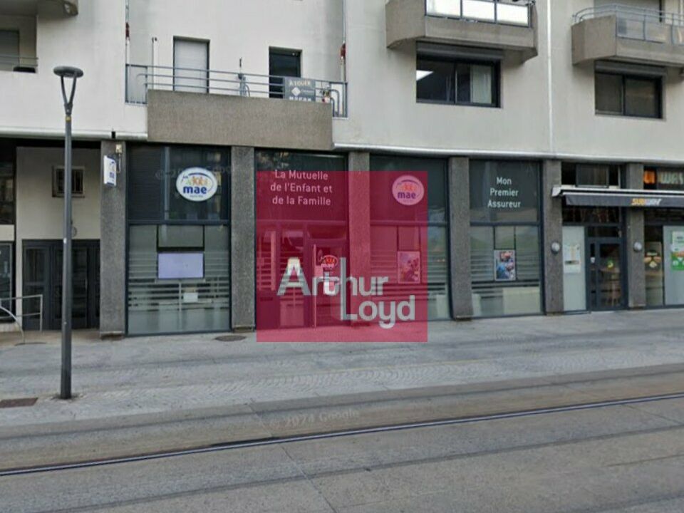 Location local commercial 90 m² non divisibles