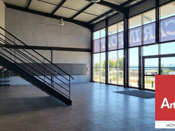 Location local d''activites 1150 m² non divisibles