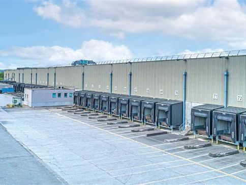 Entrepôt logistique - Bordure RN 12