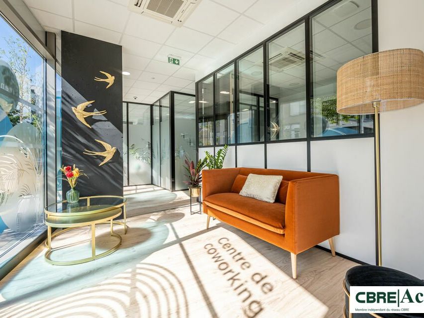 Location bureaux 160.5 m² divisibles à partir de 17.4 m²