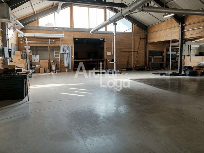 Vente local d''activites 1460 m² non divisibles